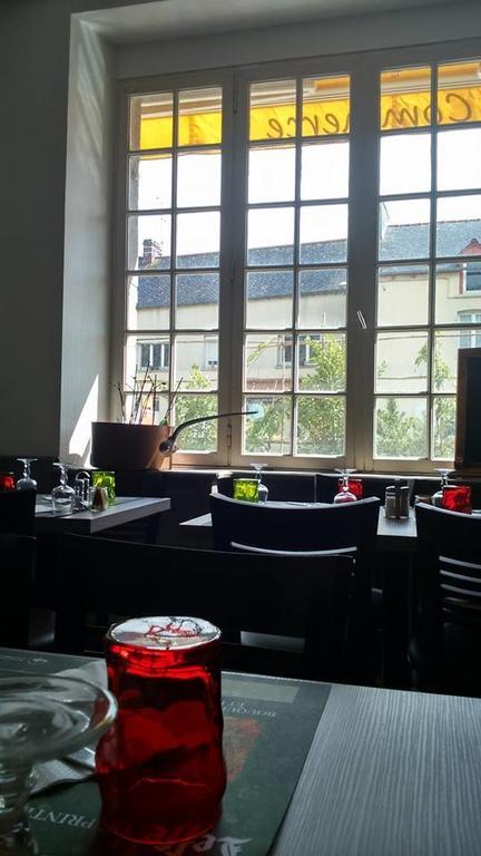 Hotel Restaurant Du Commerce La Gouesnière Zewnętrze zdjęcie