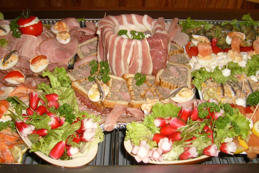 Hotel Restaurant Du Commerce La Gouesnière Zewnętrze zdjęcie