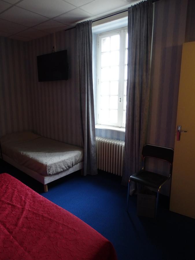 Hotel Restaurant Du Commerce La Gouesnière Zewnętrze zdjęcie